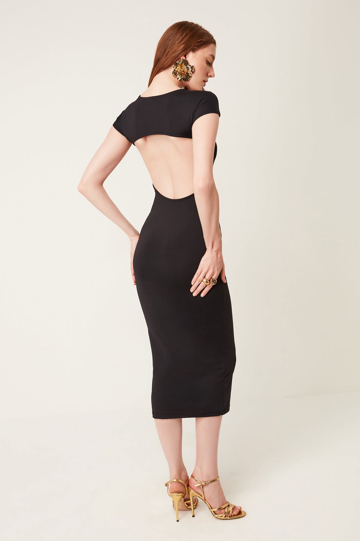 Midi-langes Kleid mit eckigem Ausschnitt