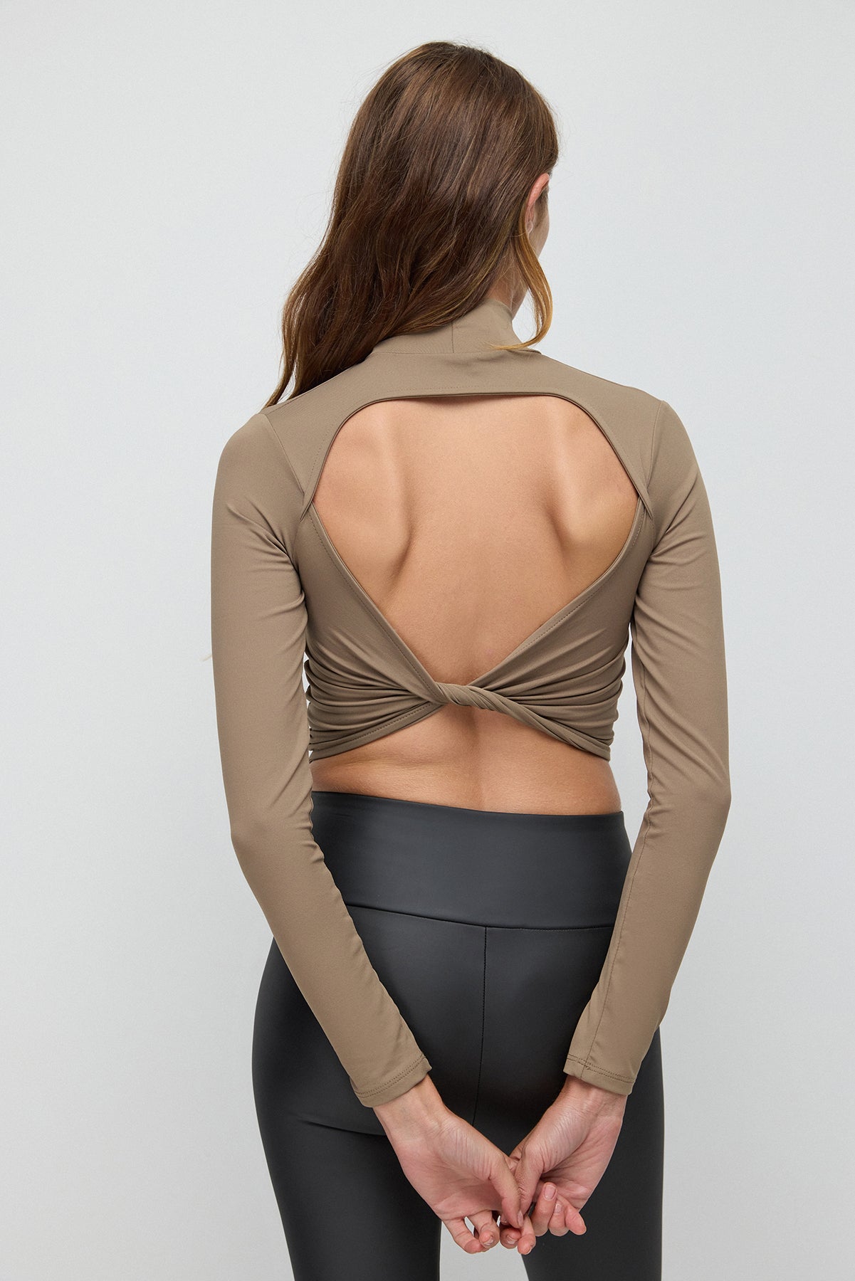 Rückenfreie Crop-Top-Bluse
