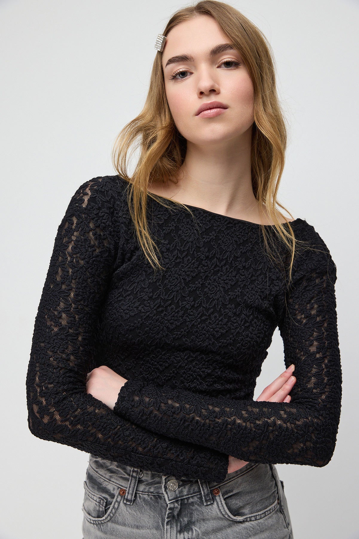 Rückenfreies, langärmeliges Crop-Top