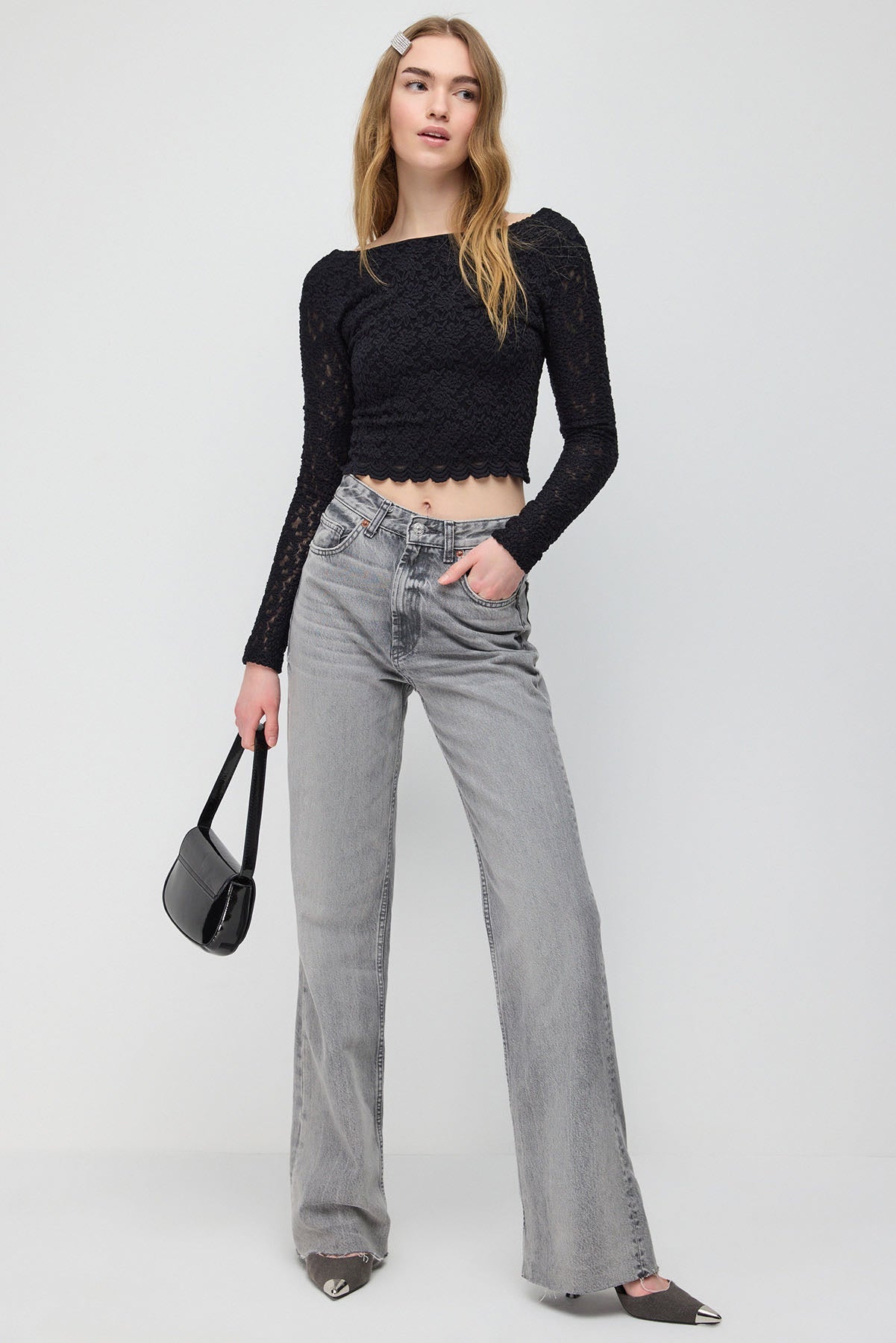 Rückenfreies, langärmeliges Crop-Top