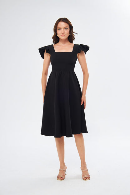 Midikleid mit eckigem Ausschnitt