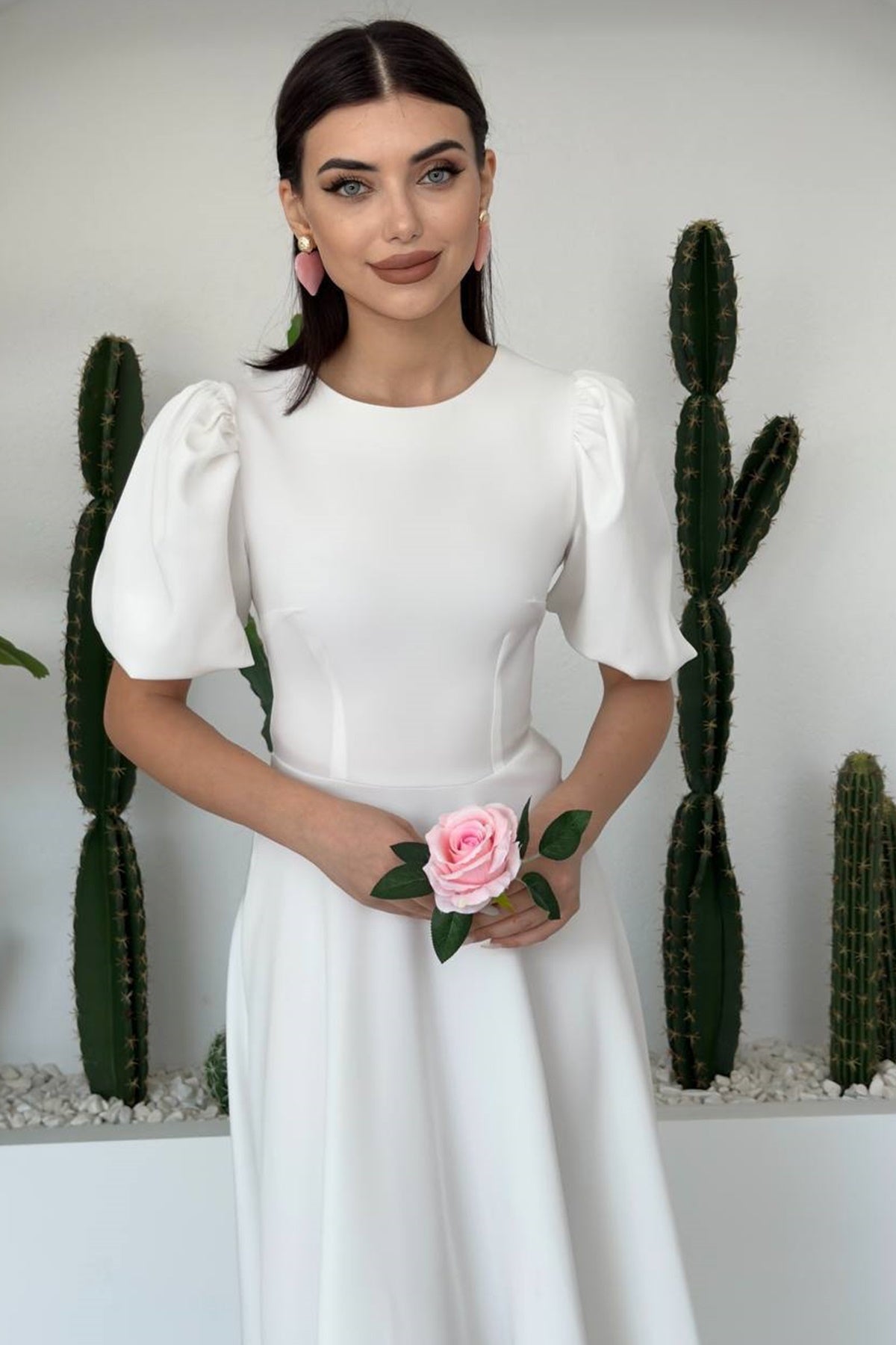 Midi-Kleid mit Rundhalsausschnitt und ausgestelltem Rock