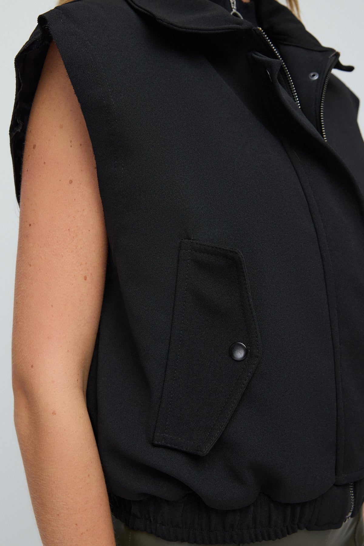 Schwarze Taschenweste