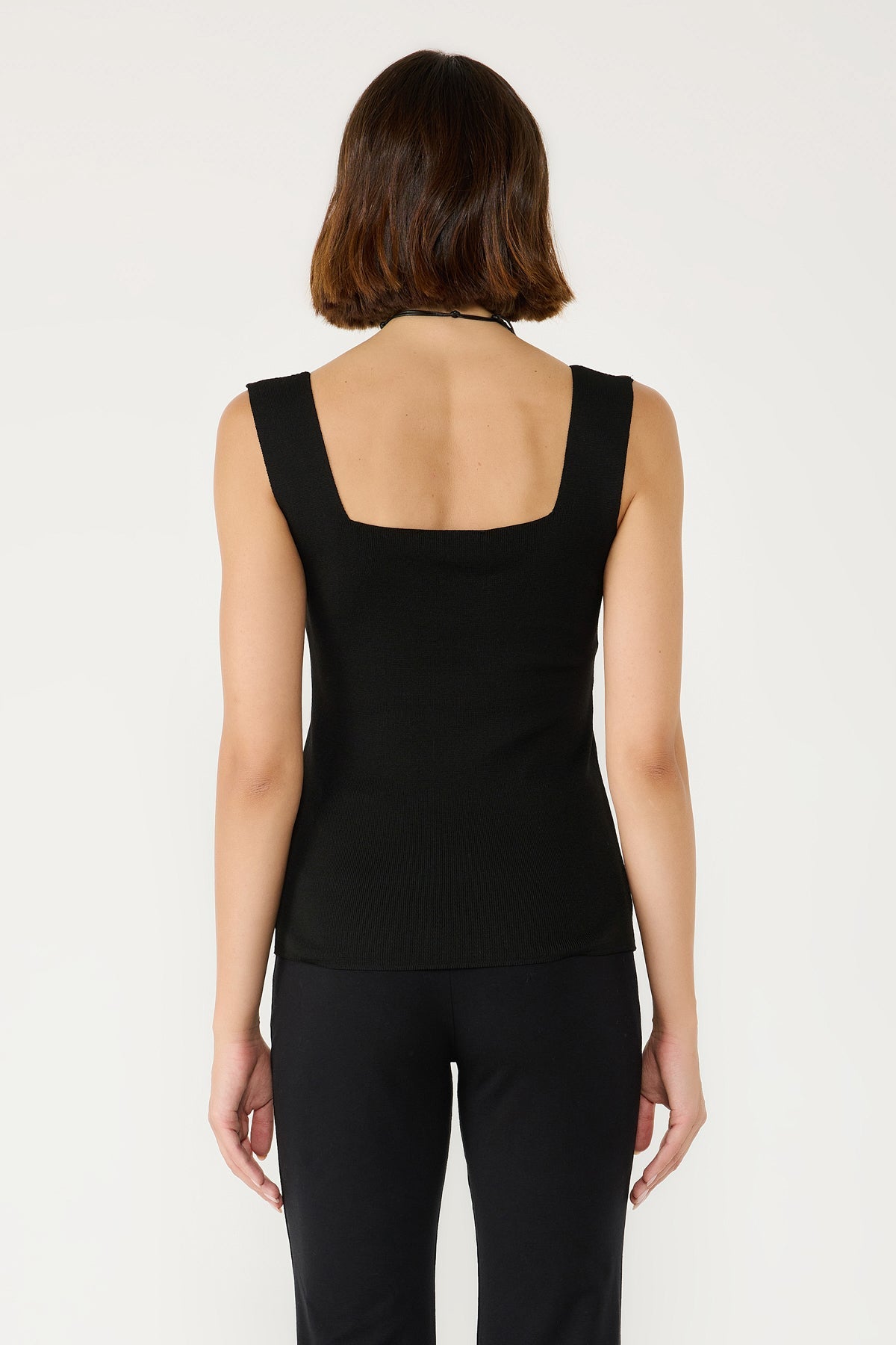 Bluse mit breiten Trägern