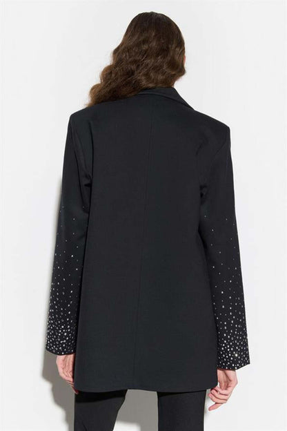 Schwarzer Blazer mit verzierten Ärmeln