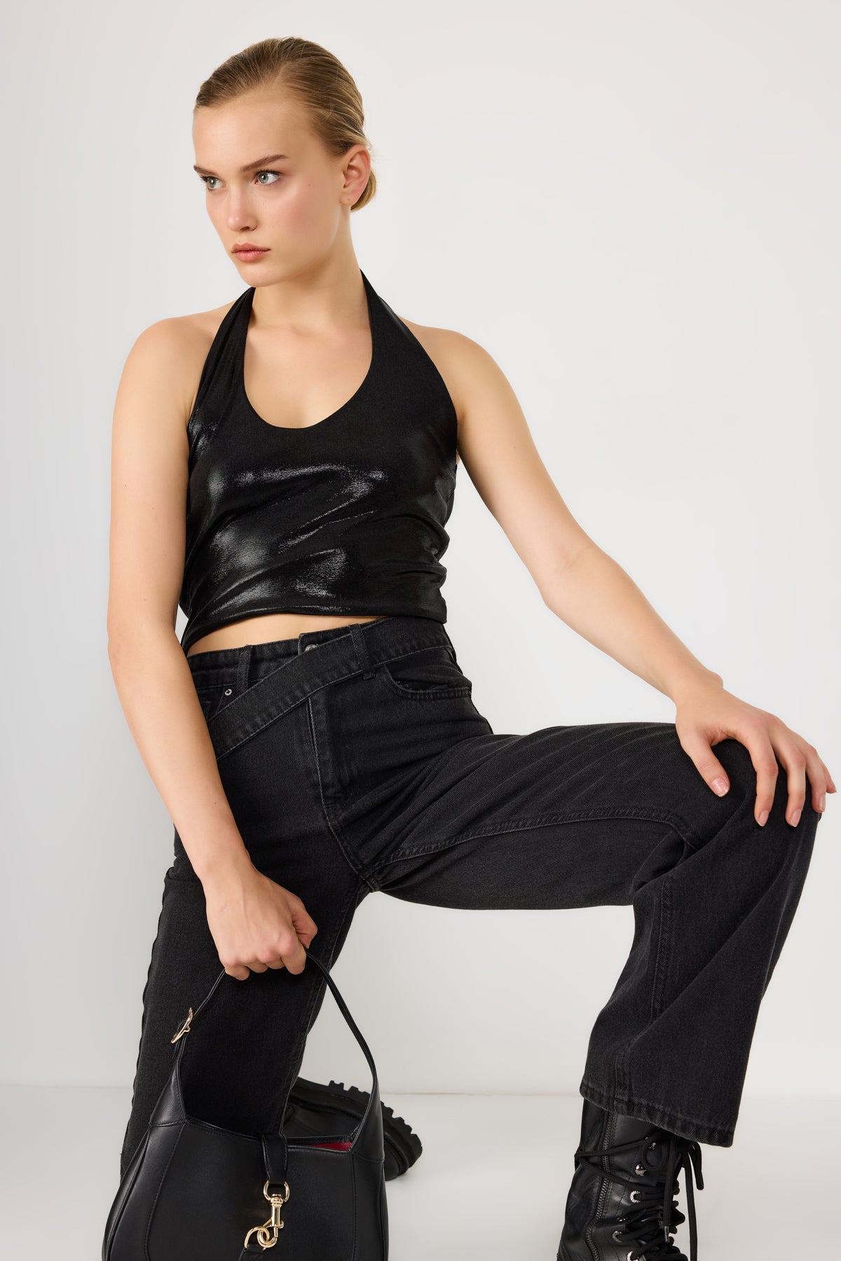 Neckholder-Crop-Bluse