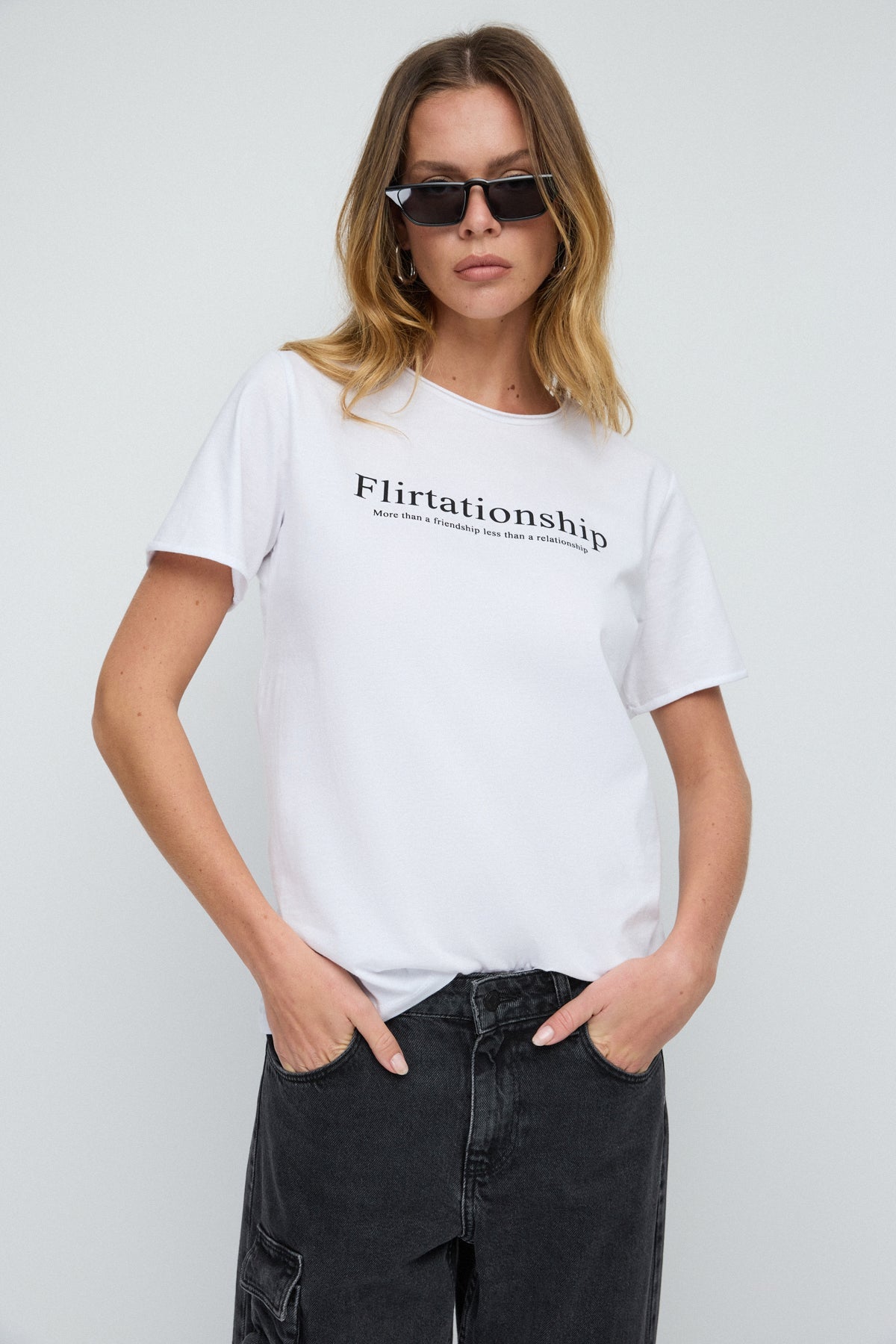 Einfaches T-Shirt mit Slogan-Aufdruck