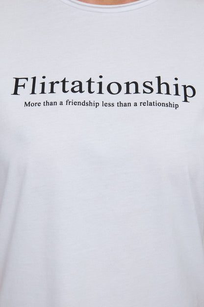 Einfaches T-Shirt mit Slogan-Aufdruck