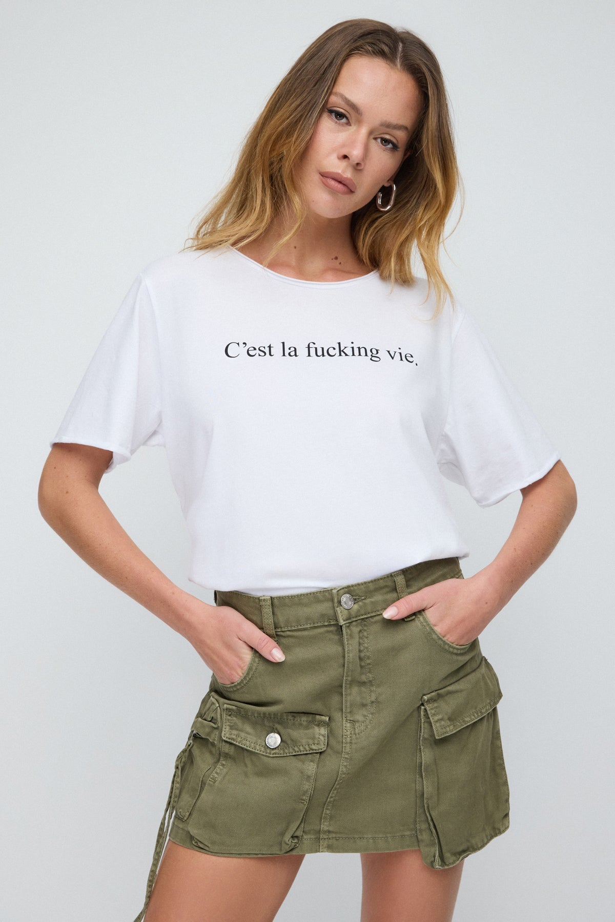 Einfaches T-Shirt mit Slogan-Aufdruck
