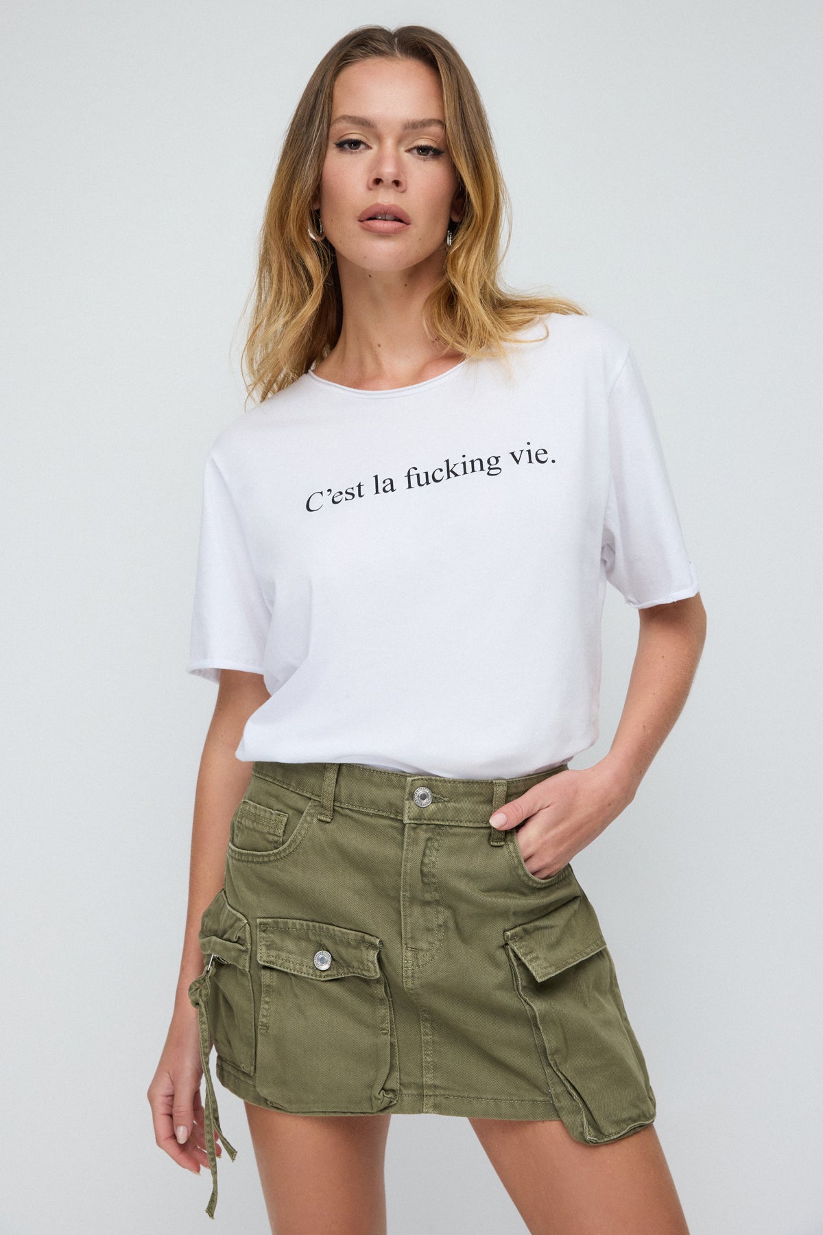Einfaches T-Shirt mit Slogan-Aufdruck