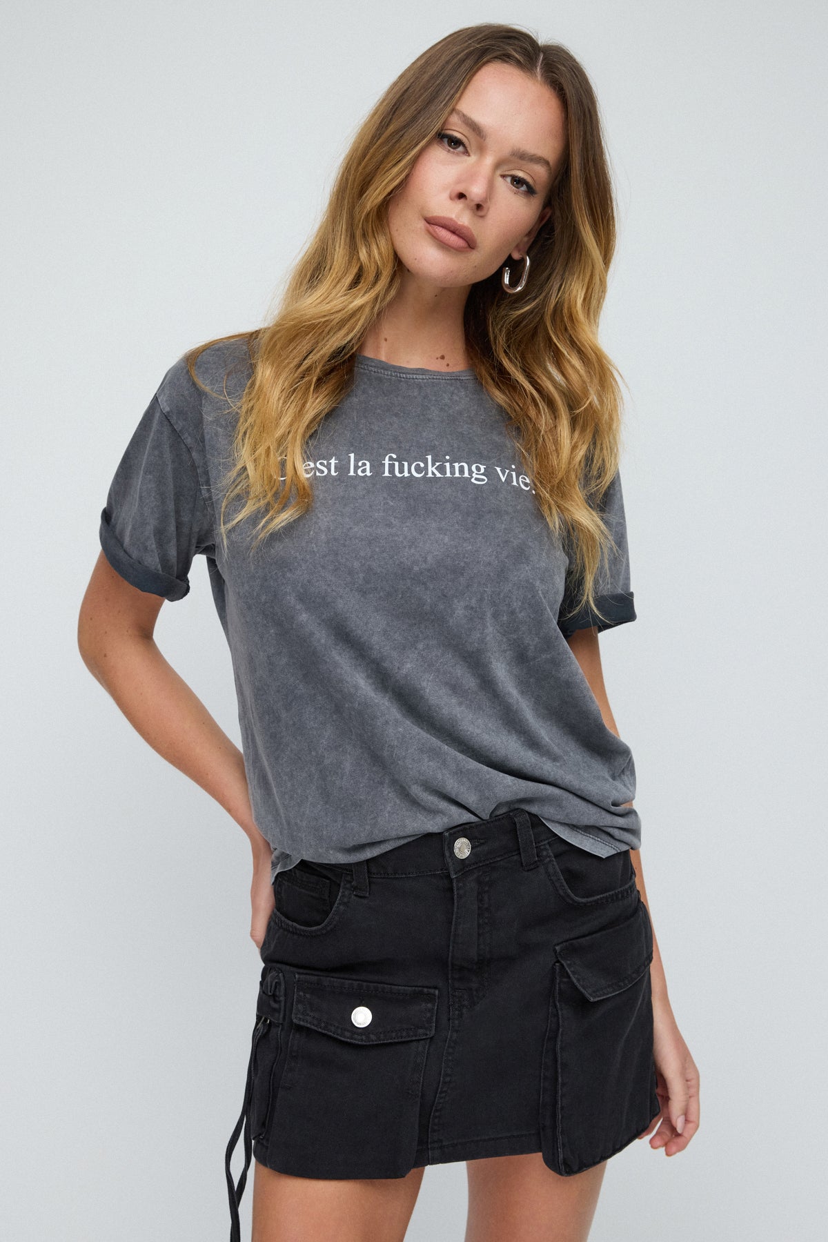 Einfaches T-Shirt mit Slogan-Aufdruck