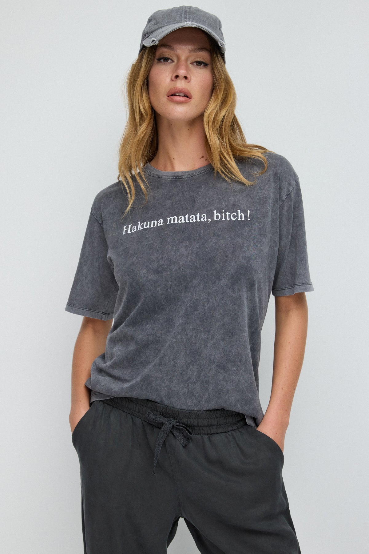 Einfaches T-Shirt mit Slogan-Aufdruck