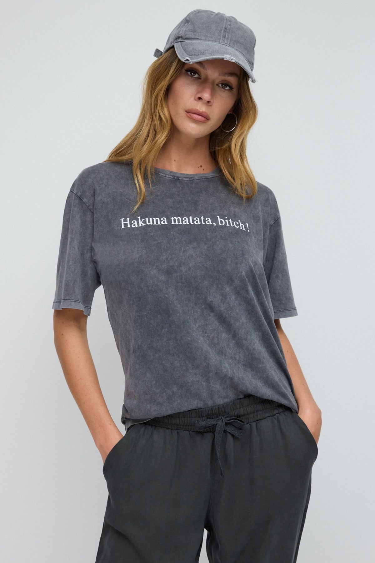 Einfaches T-Shirt mit Slogan-Aufdruck