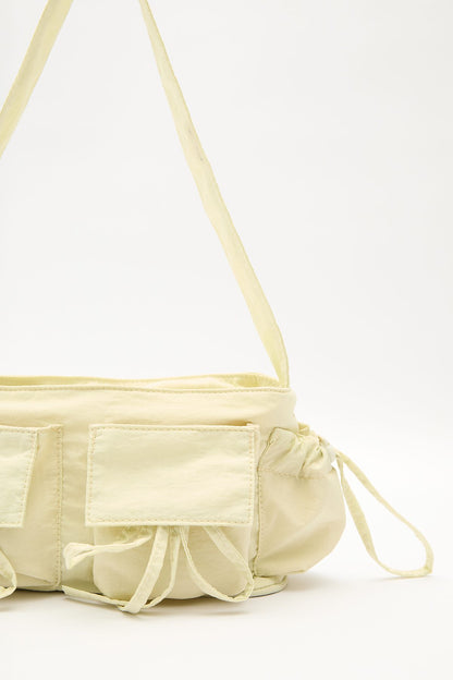 SCHWARZER KABELBEUTEL MIT TASCHENDETAILS