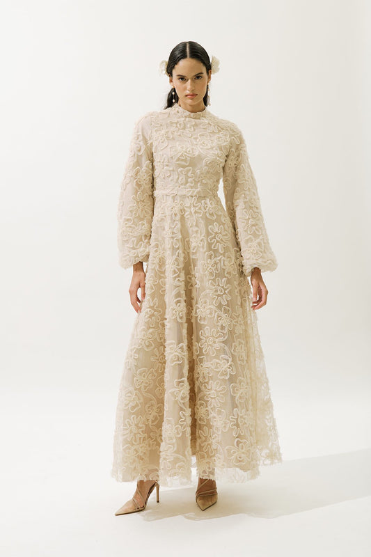 Puffiges, geblümtes, langärmeliges Abendkleid, schwarz.