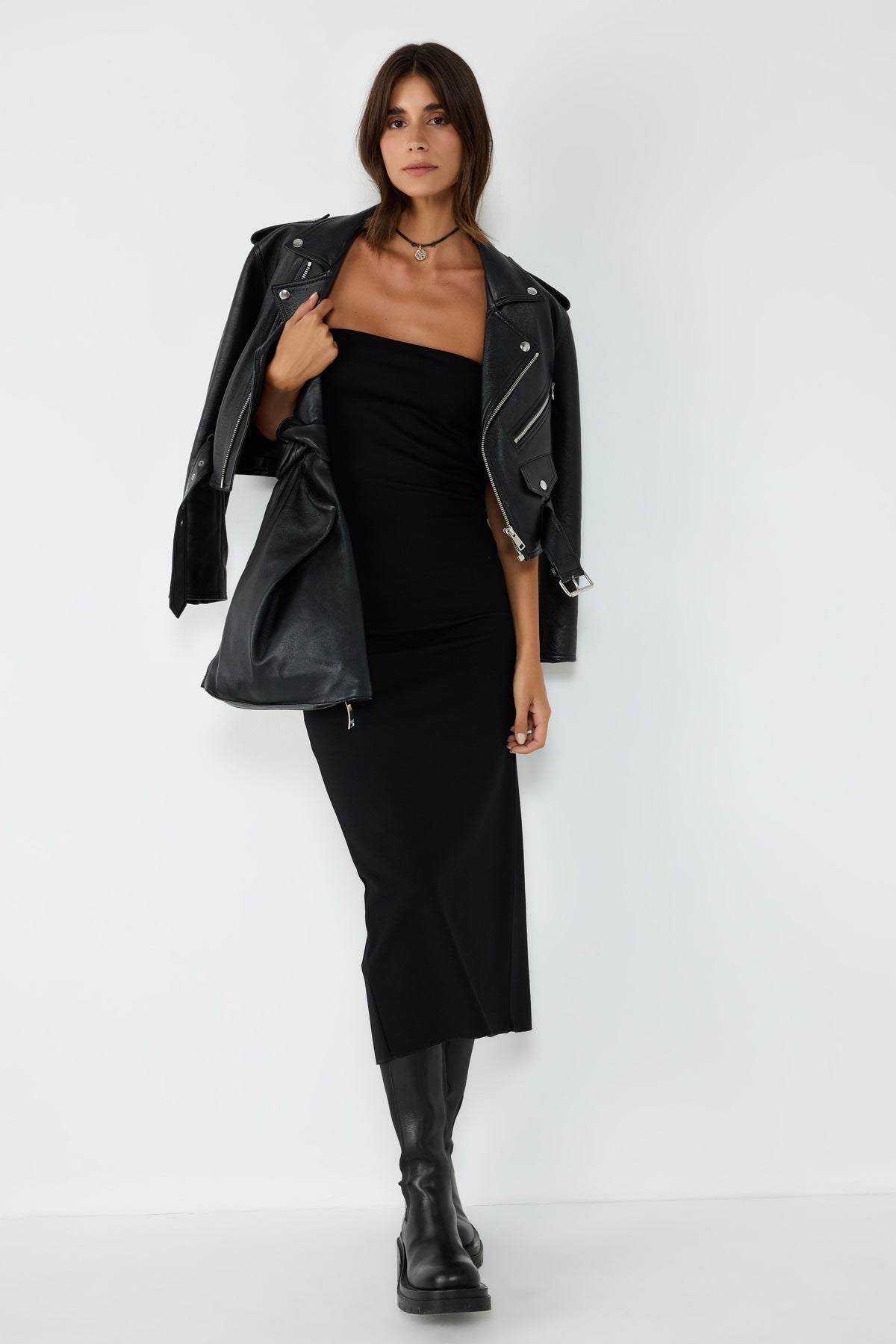Trägerloses Midikleid mit geradem Schnitt