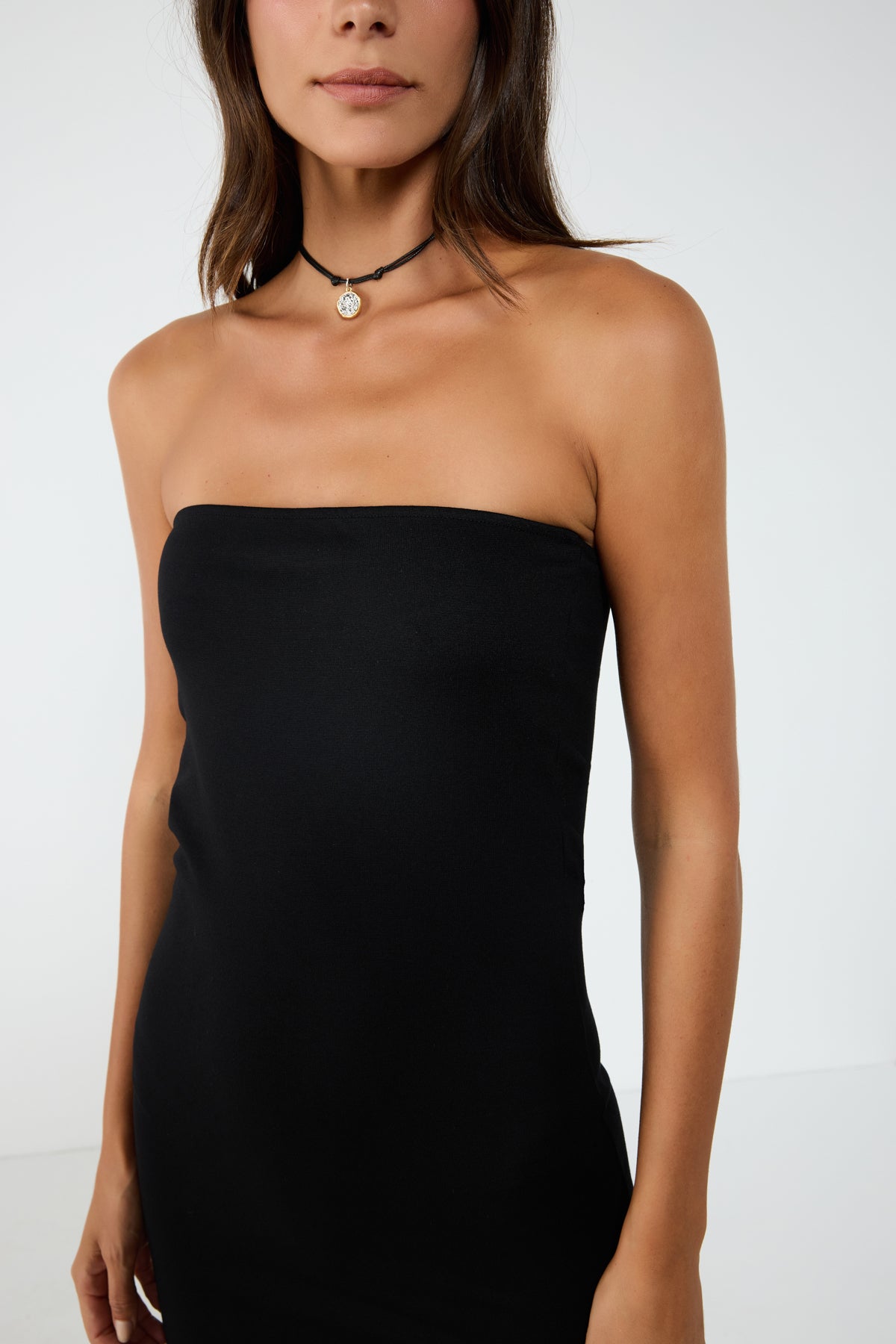 Trägerloses Midikleid mit geradem Schnitt