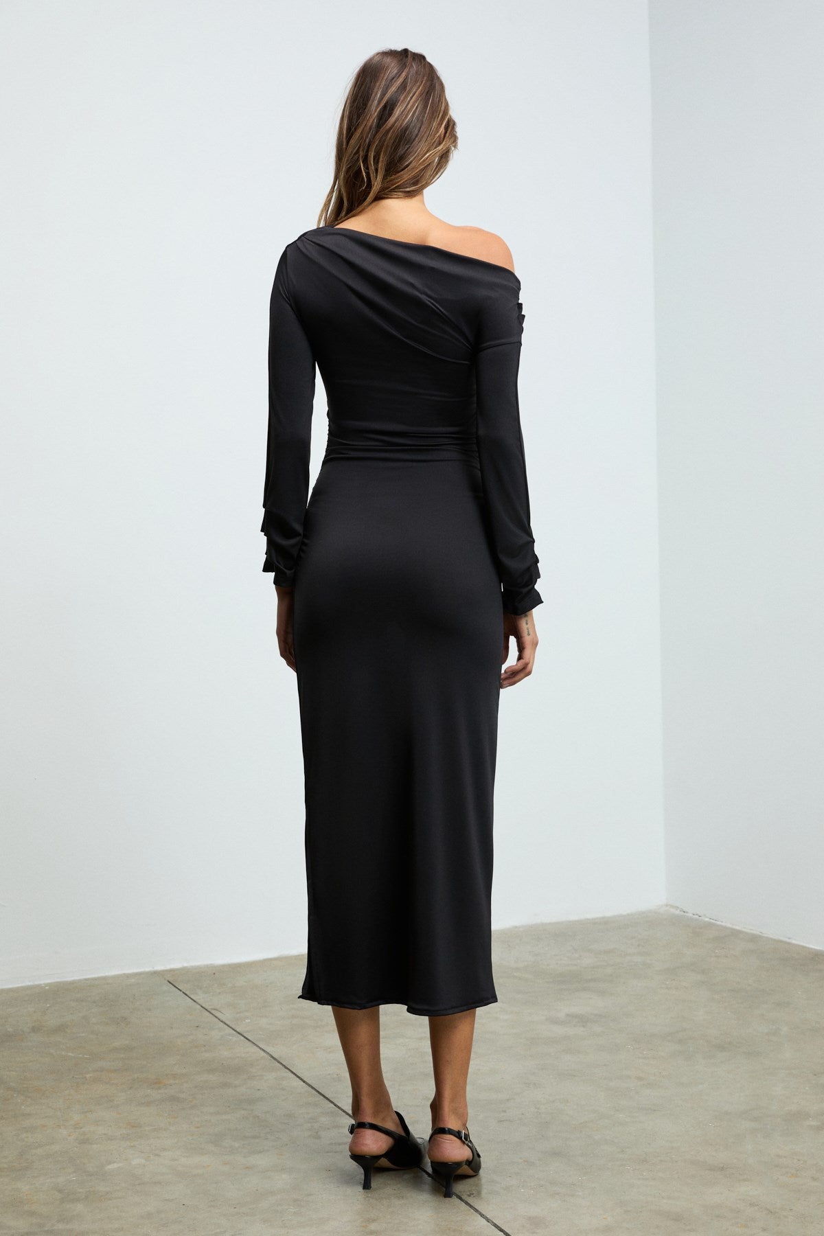 ETHIQUET SULTROY Kleid, asymmetrisch gerafft Schwarz
