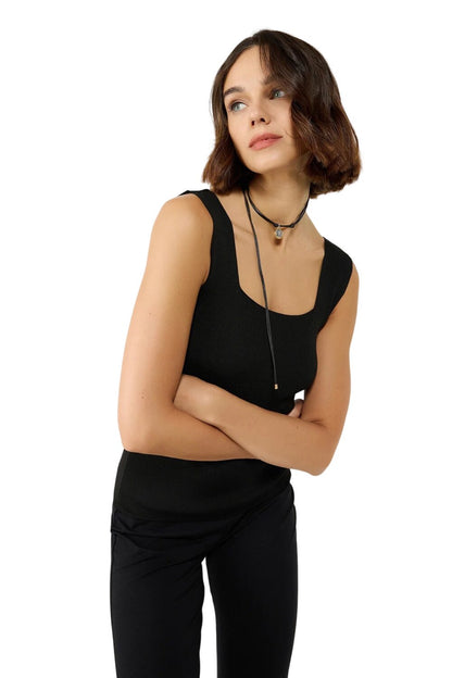 Bluse mit eckigem Ausschnitt