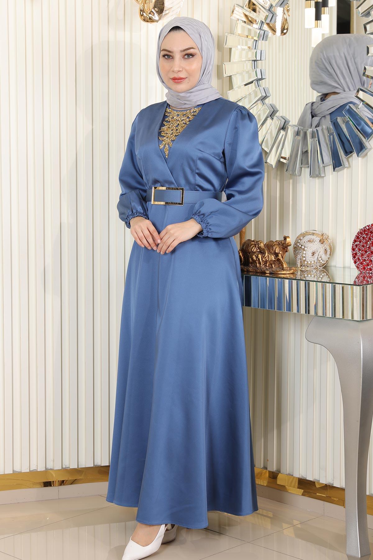 Abendkleid mit Steinverzierung