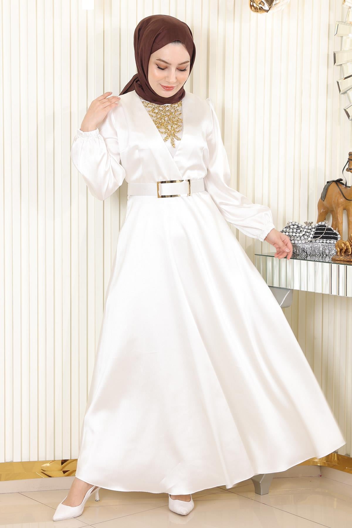 Abendkleid mit Steinverzierung