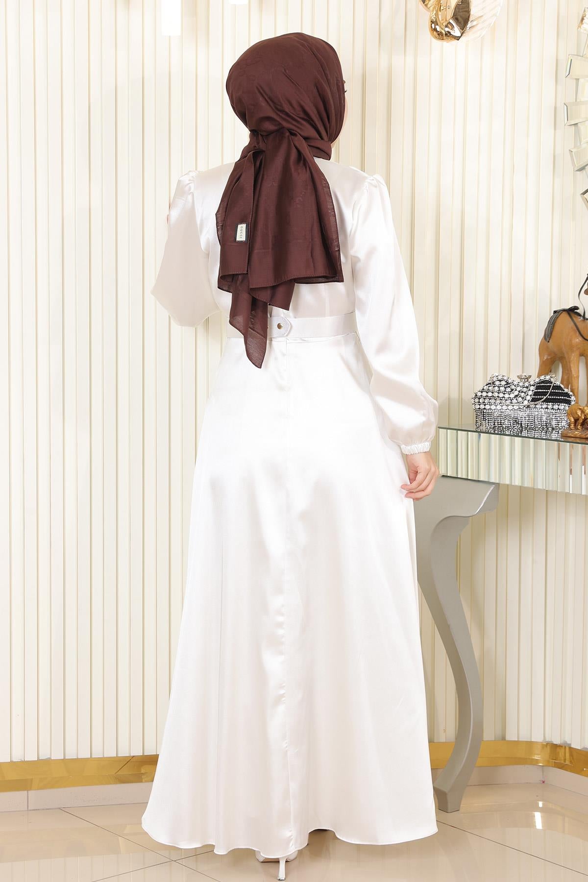 Abendkleid mit Steinverzierung