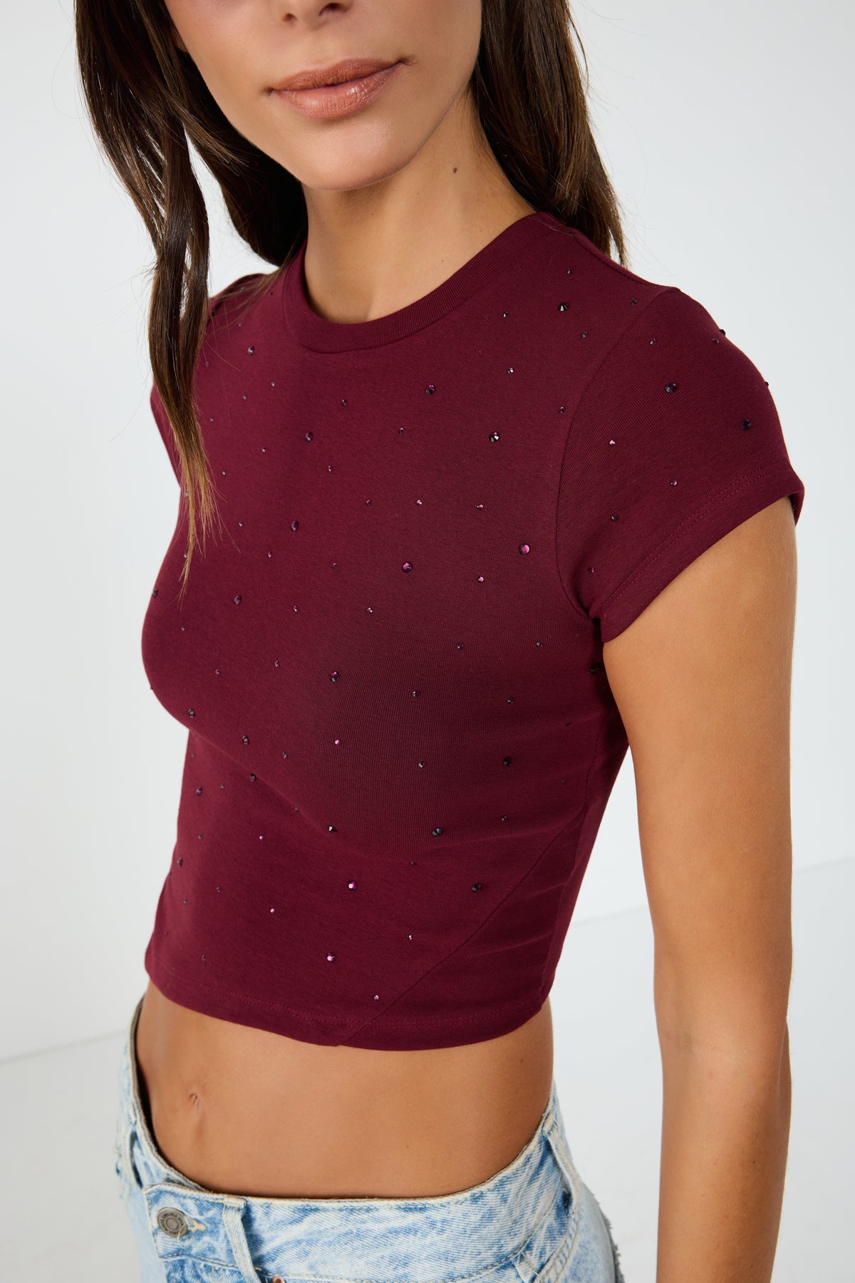 Asymmetrischer Body mit Steinverzierungen