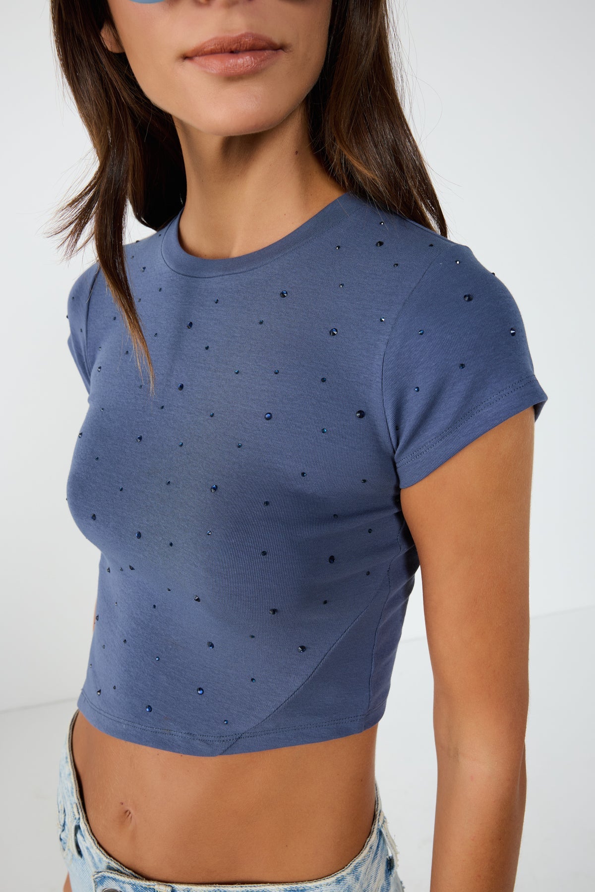 Asymmetrischer Body mit Steinverzierungen
