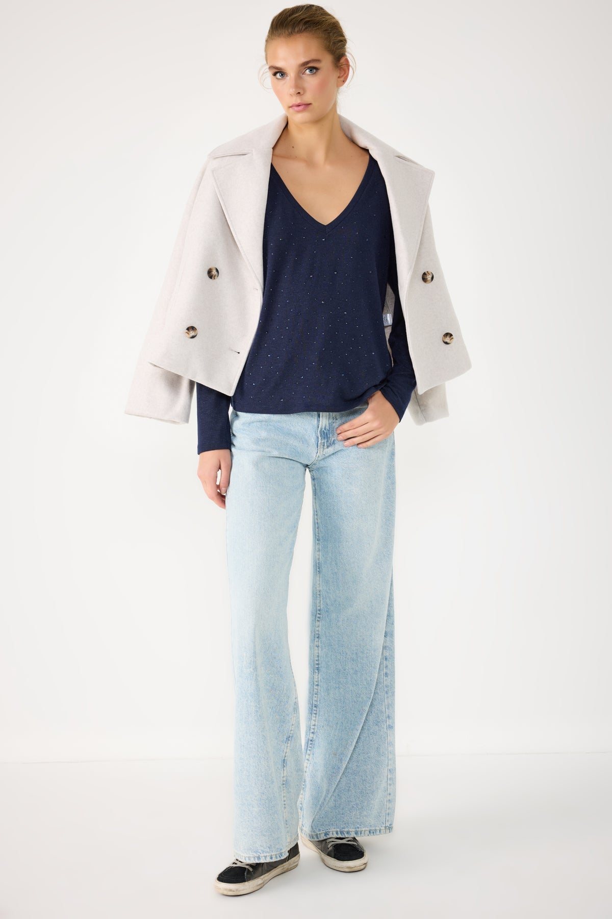 Bluse mit Steinverzierungen