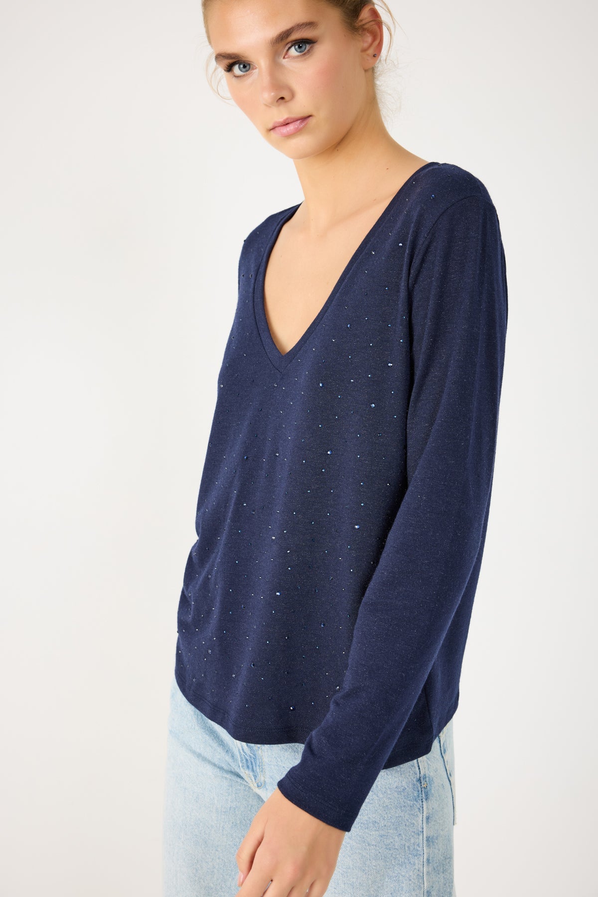 Bluse mit Steinverzierungen