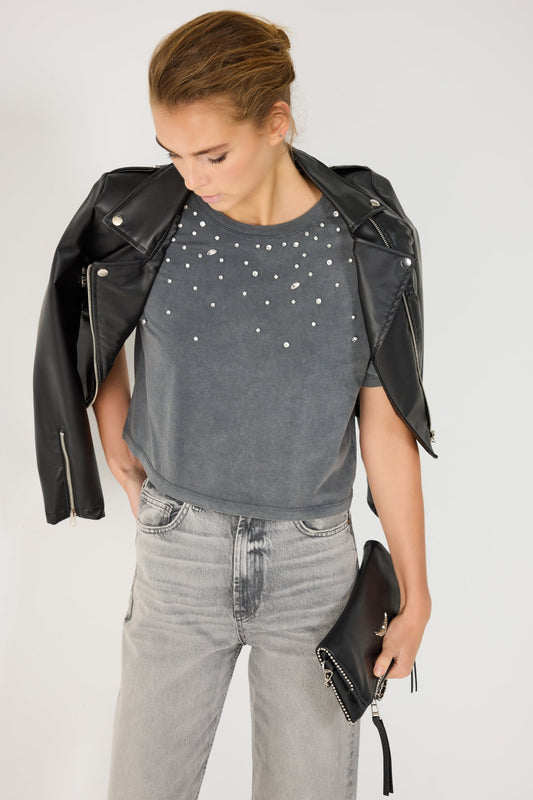 Crop-T-Shirt mit Steinverzierungen