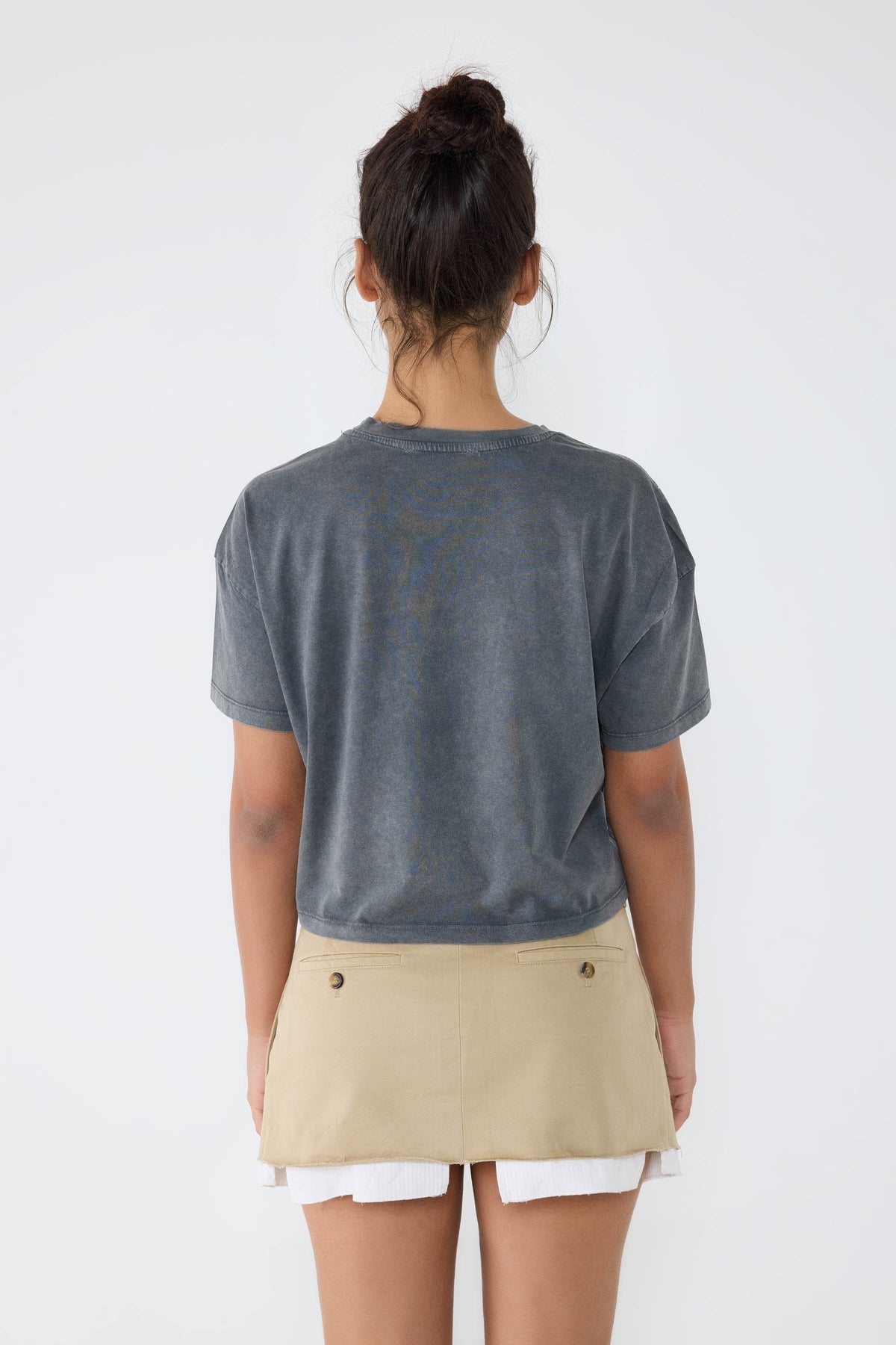Crop-T-Shirt mit Steinverzierungen
