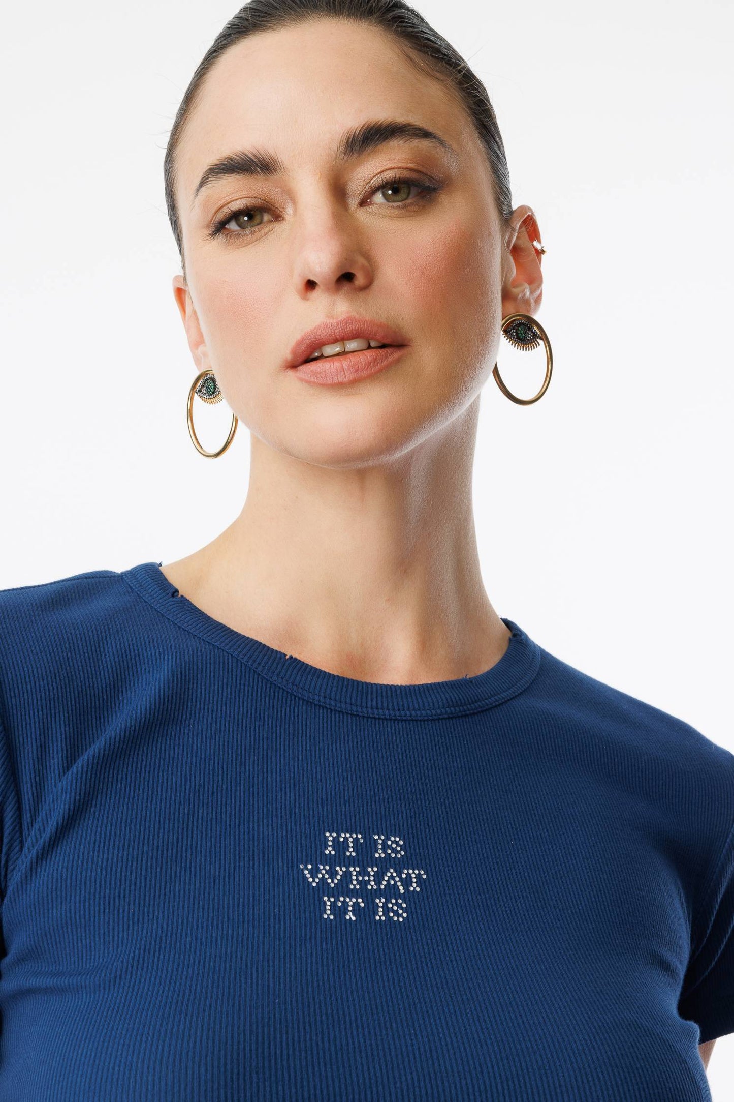 Crop-T-Shirt mit Steinverzierungen und Rippenmuster