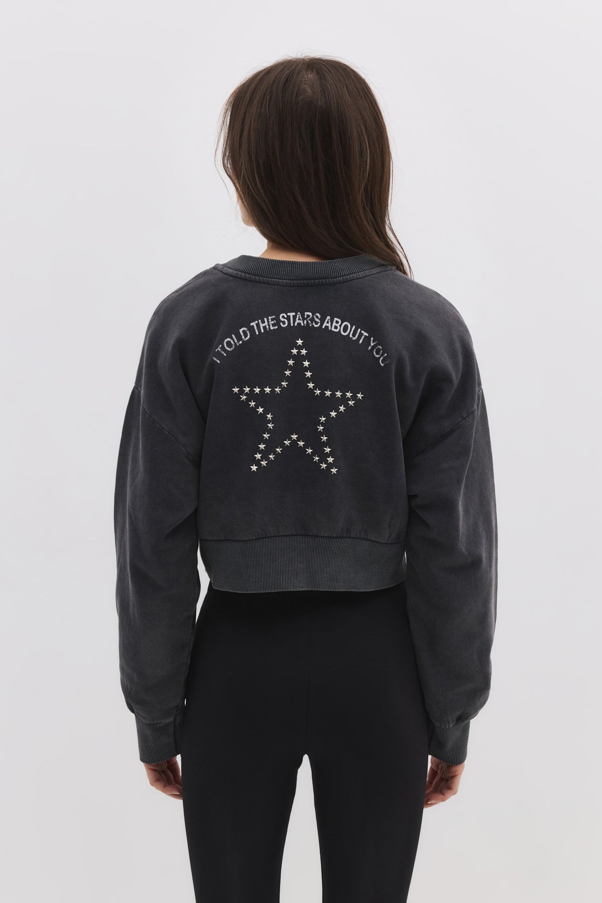 Sweatshirt mit Steinverzierungen