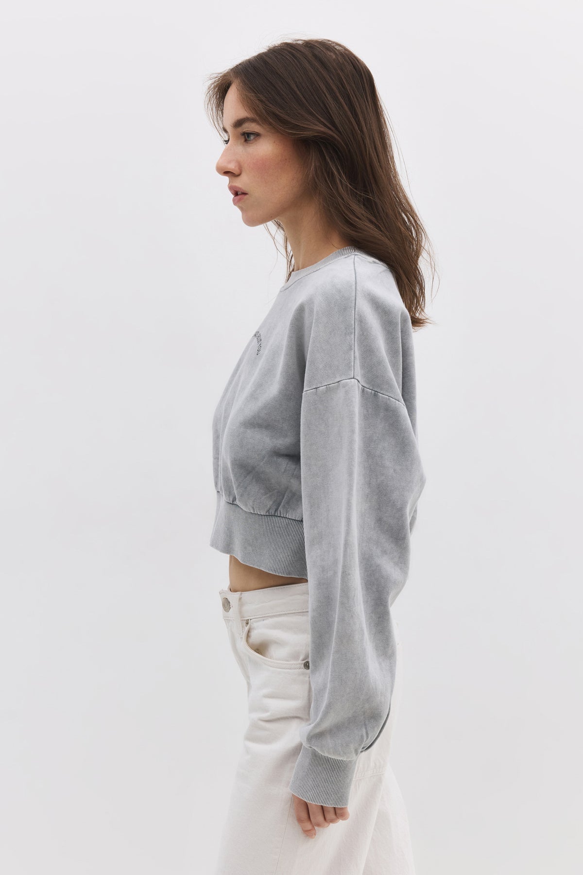 Sweatshirt mit Steinverzierungen