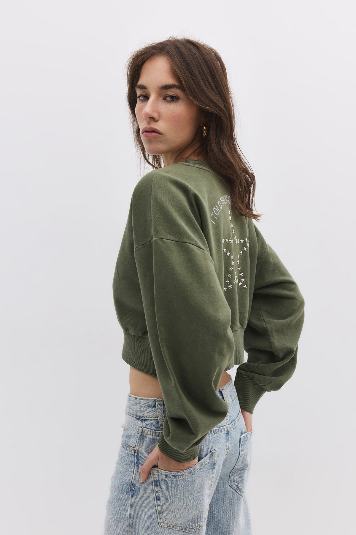 Sweatshirt mit Steinverzierungen