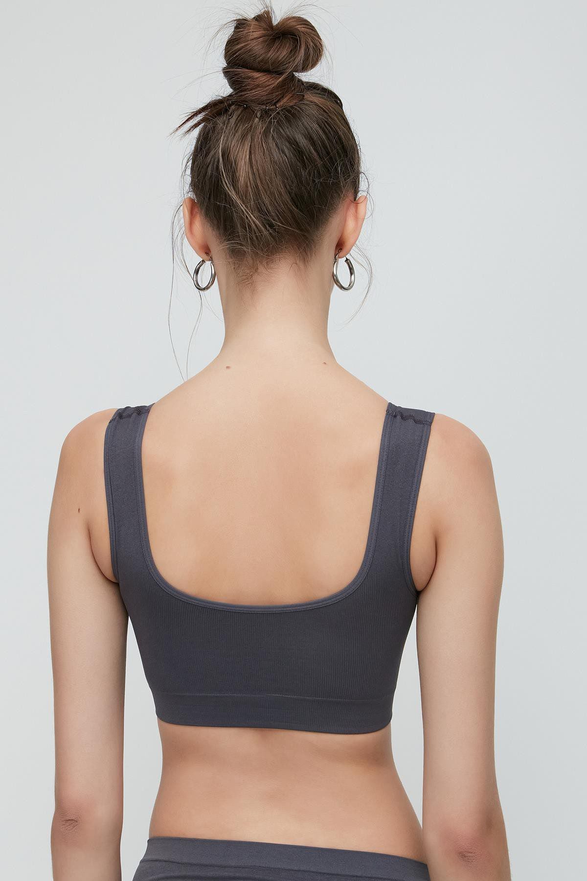 Nahtloses Bustier mit breiten Trägern