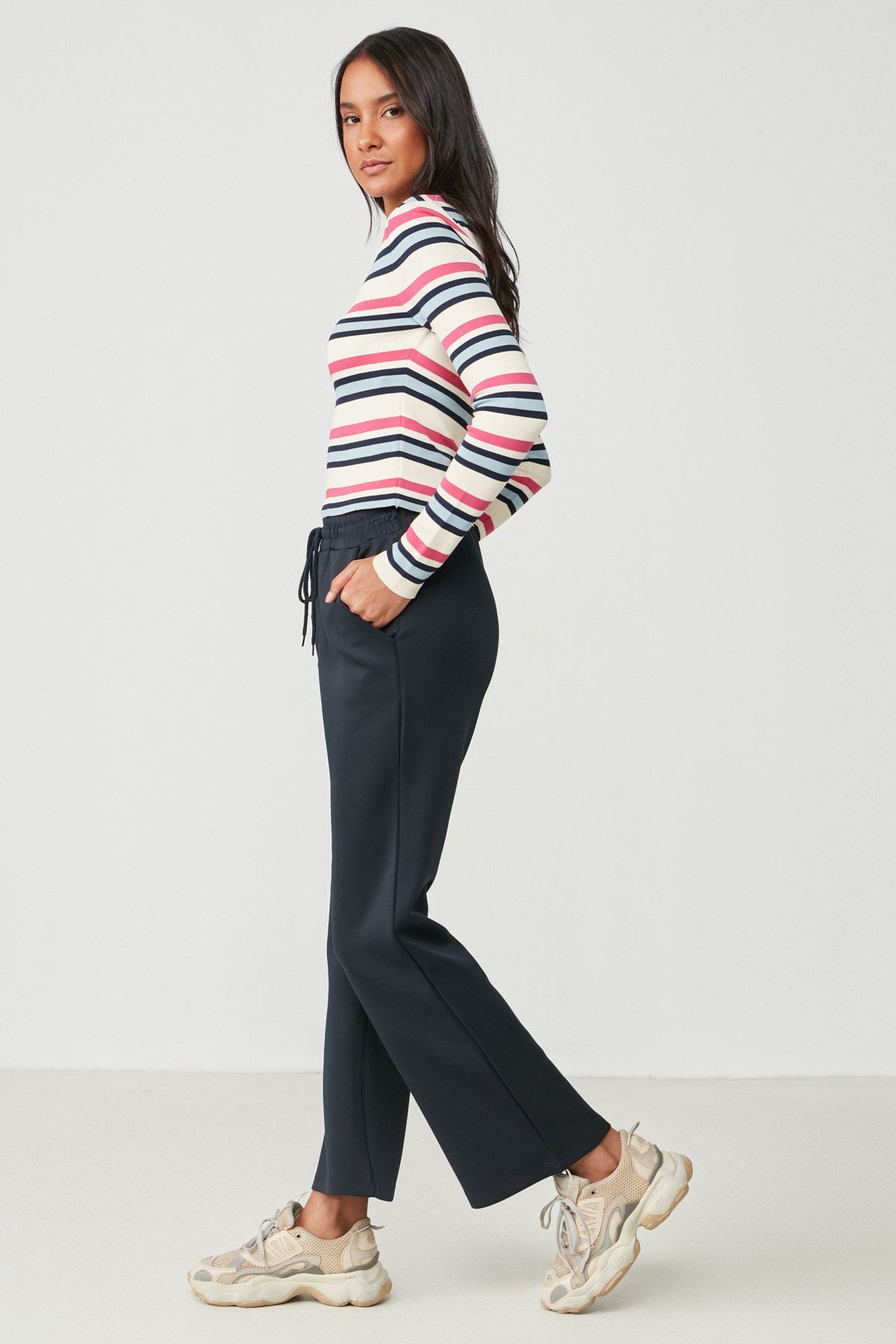 Deutsche Flare-Sweatpants