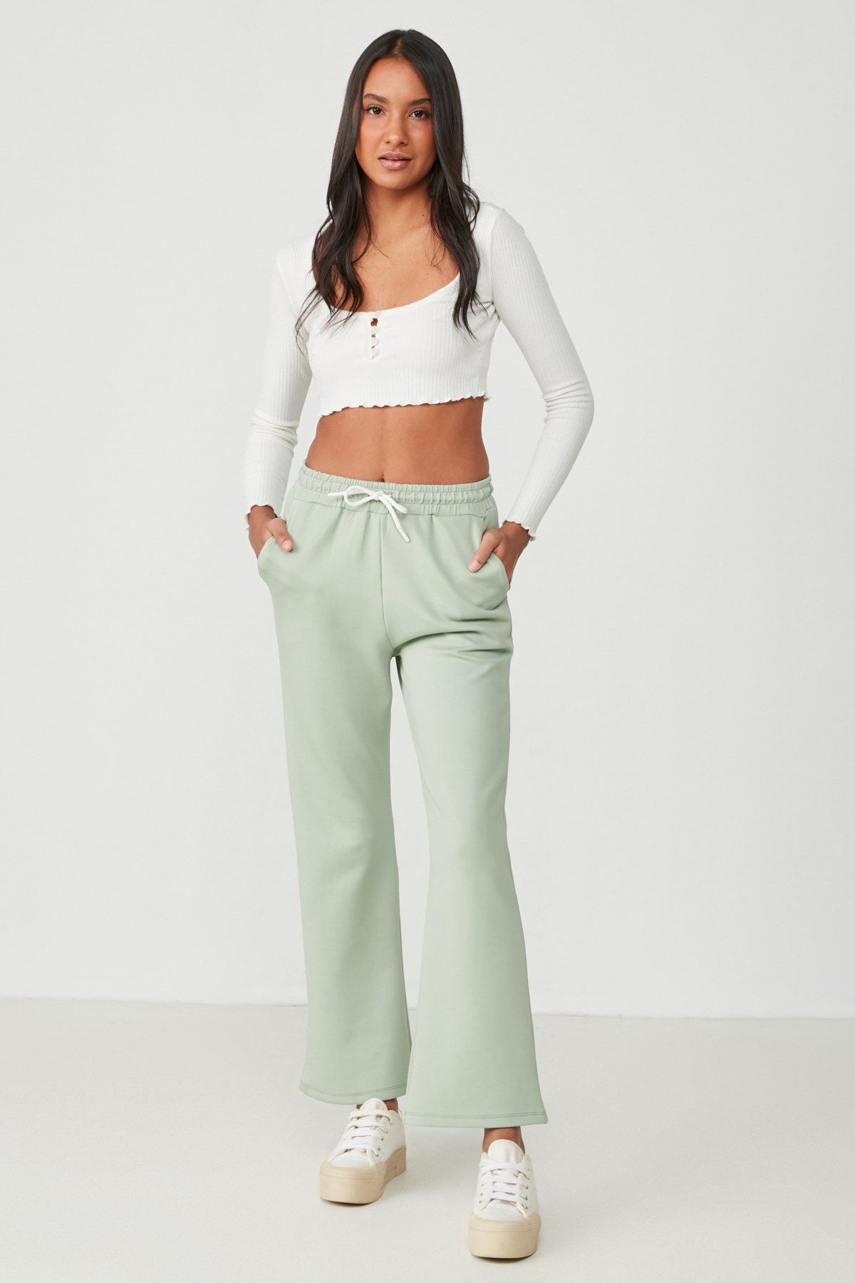 Deutsche Flare-Sweatpants