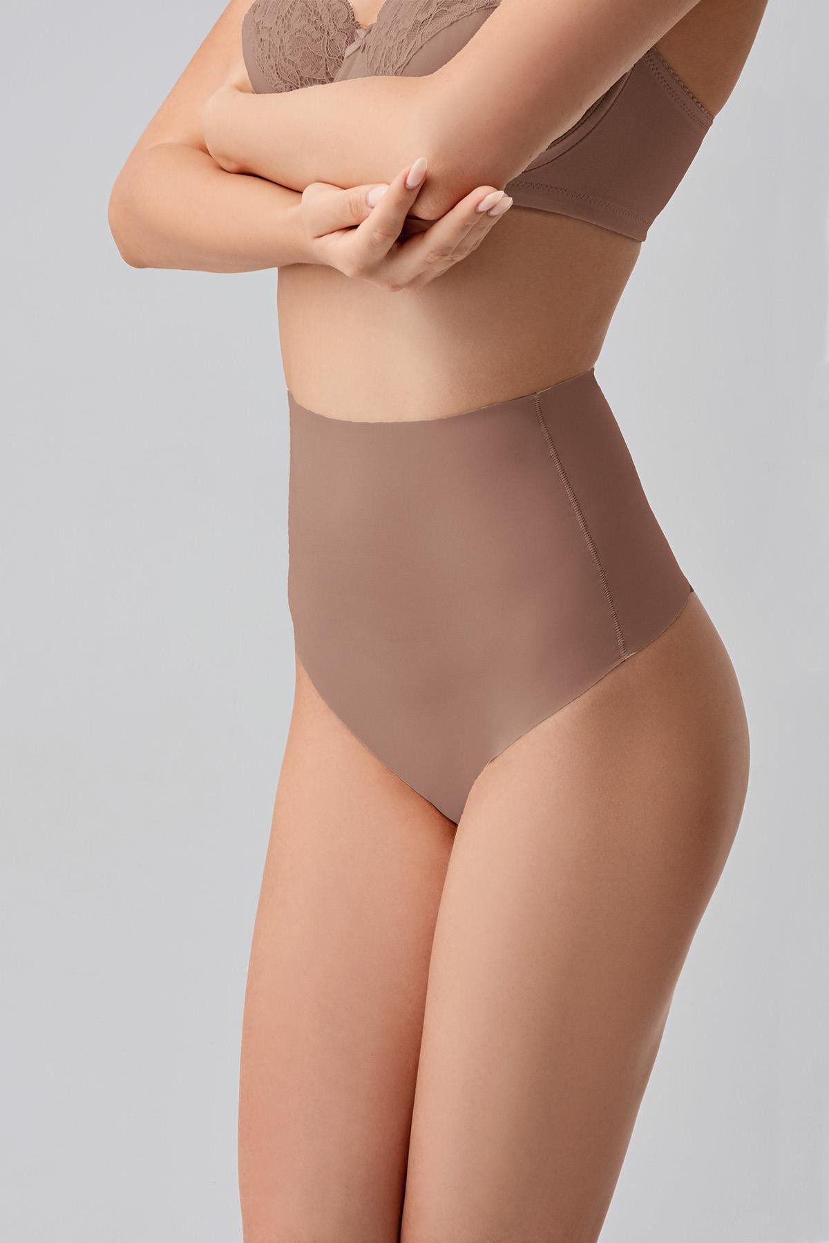 Hohe Taille Nahtloser Laser-Cut Tanga
