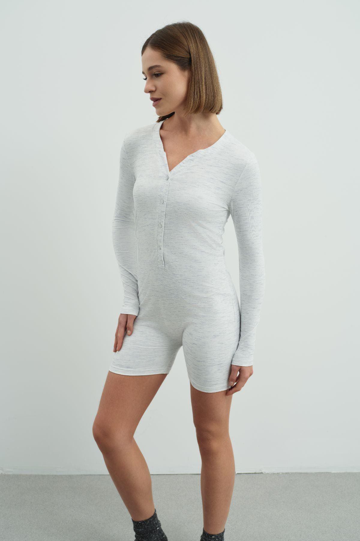 Geknöpfter Kurzoverall