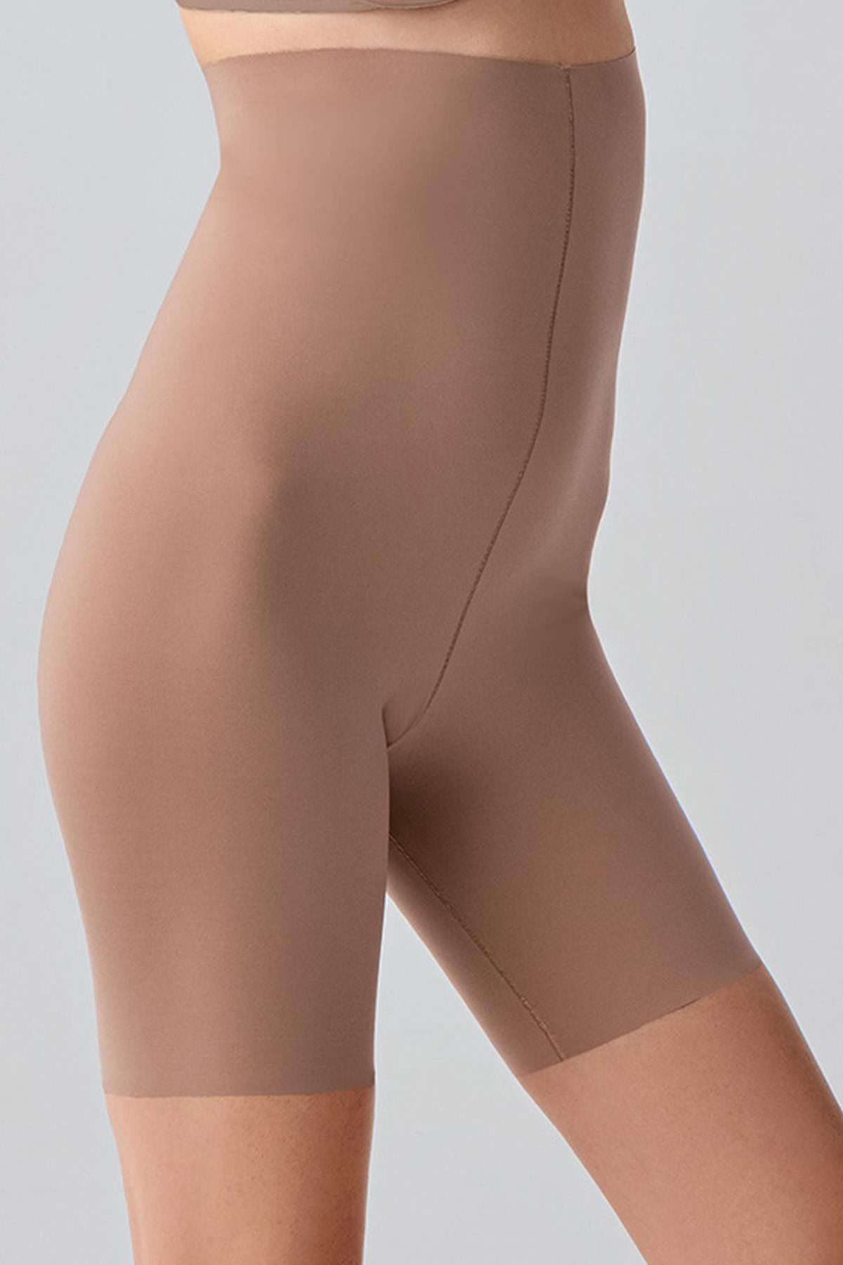 Nahtlose Ultra-Hoch-Taillen-Laser-Cut-Form-Shorts C19210 Beige