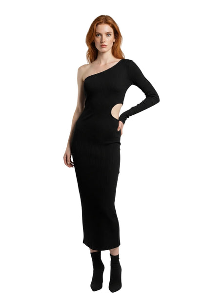 Langes Kleid mit einer Schulter
