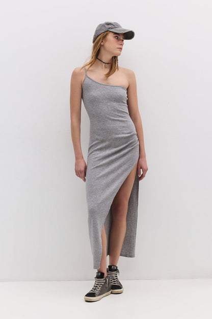 Maxikleid mit einem Träger und tiefem Schlitz