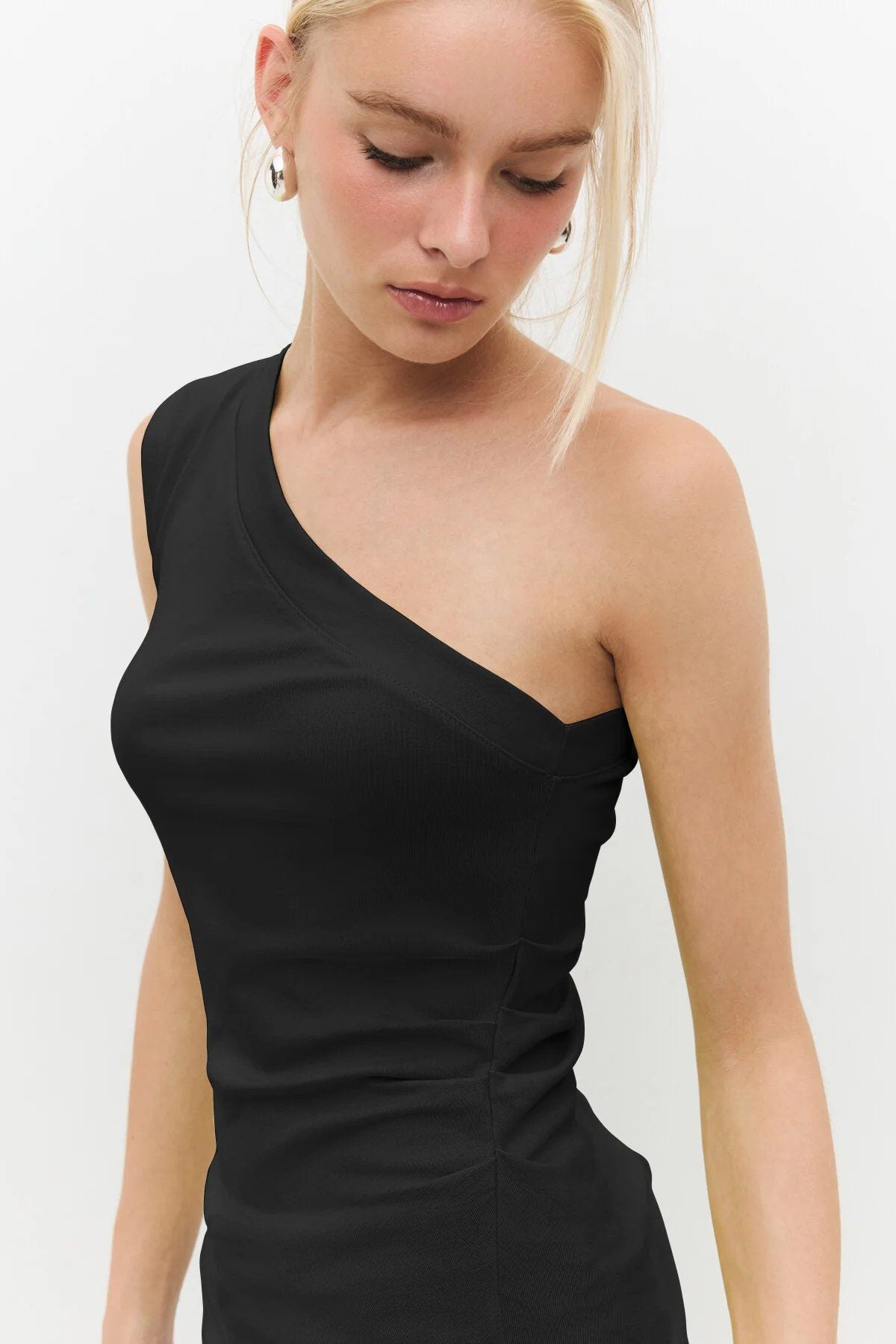 Ärmellose Bluse mit einer Schulter