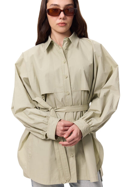 Schwarzes Trench-Design-Hemd
