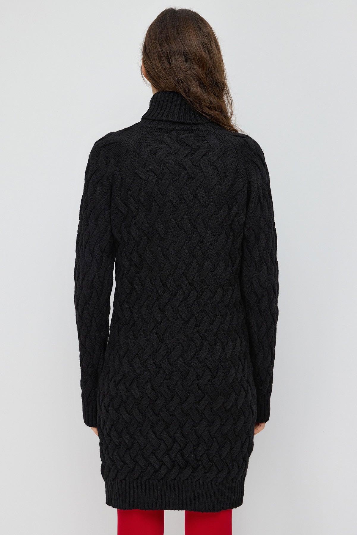 Rollkragen-Strickkleid