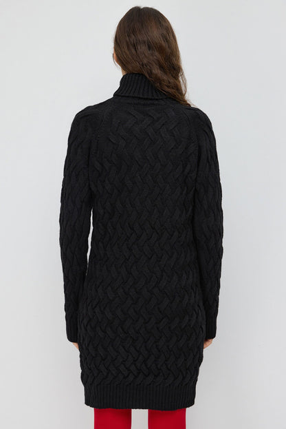 Rollkragen-Strickkleid