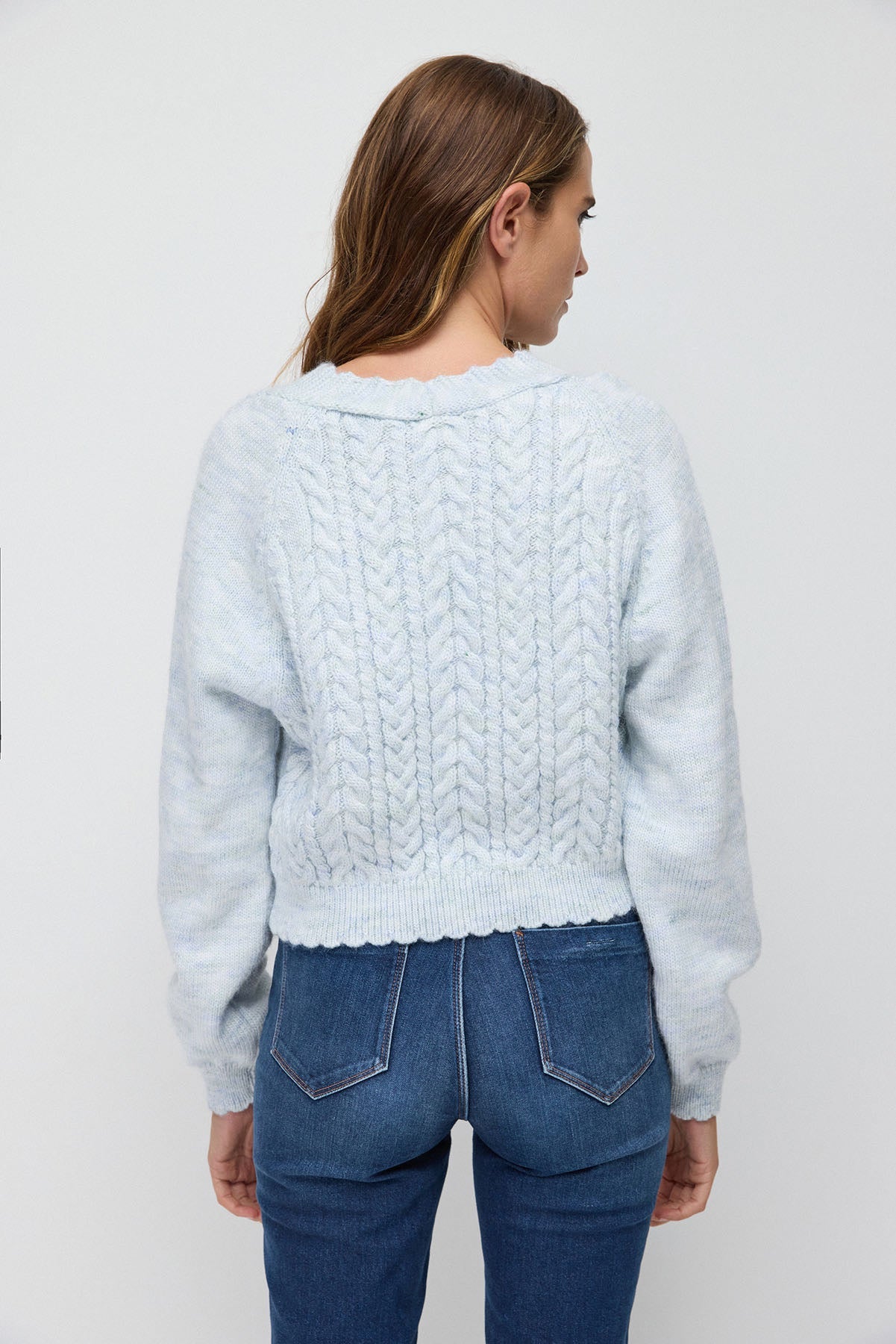 Strickcardigan mit Steinverzierungen und Knöpfen