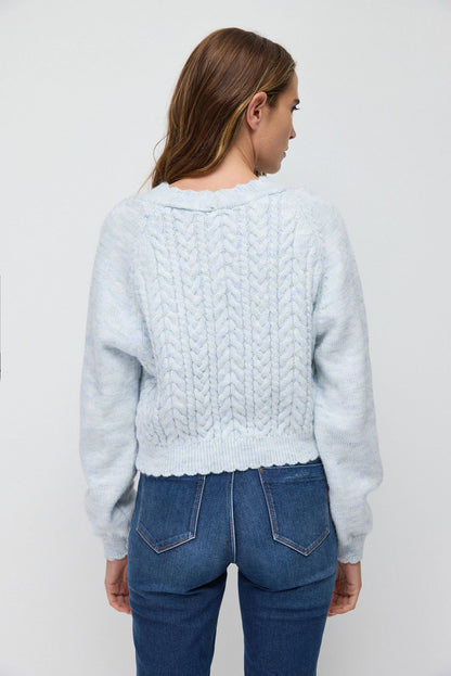Strickcardigan mit Steinverzierungen und Knöpfen